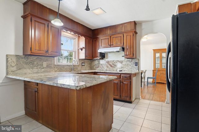 1529 SPRINGSIDE DR, Lancaster, PA 17603