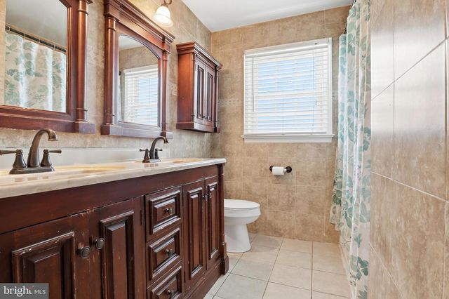 1529 SPRINGSIDE DR, Lancaster, PA 17603