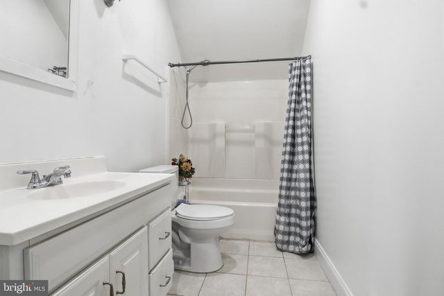 1529 SPRINGSIDE DR, Lancaster, PA 17603