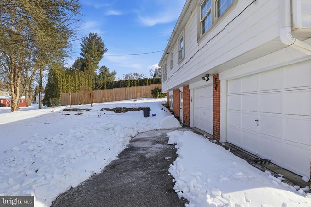 1529 SPRINGSIDE DR, Lancaster, PA 17603