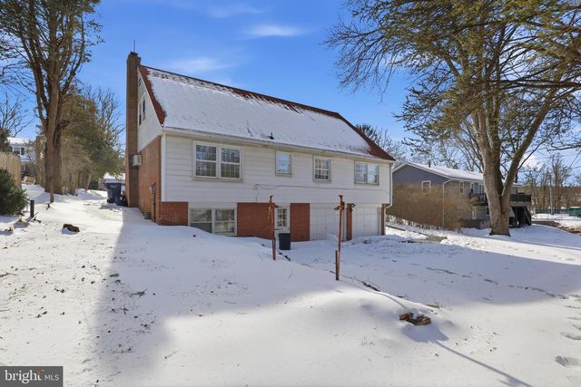 1529 SPRINGSIDE DR, Lancaster, PA 17603