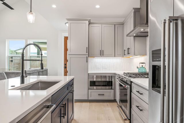 6313 Bristol CIR 1, Austin, TX 78723