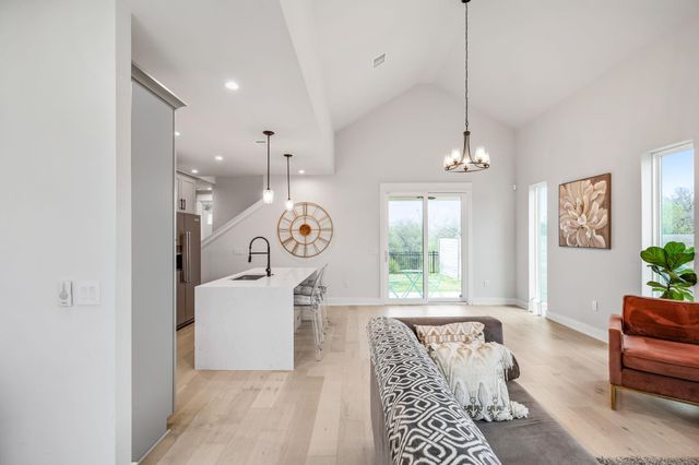 6313 Bristol CIR 1, Austin, TX 78723