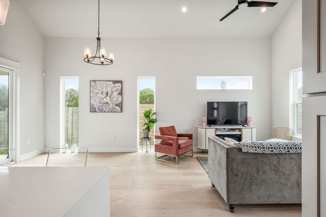 6313 Bristol CIR 1, Austin, TX 78723