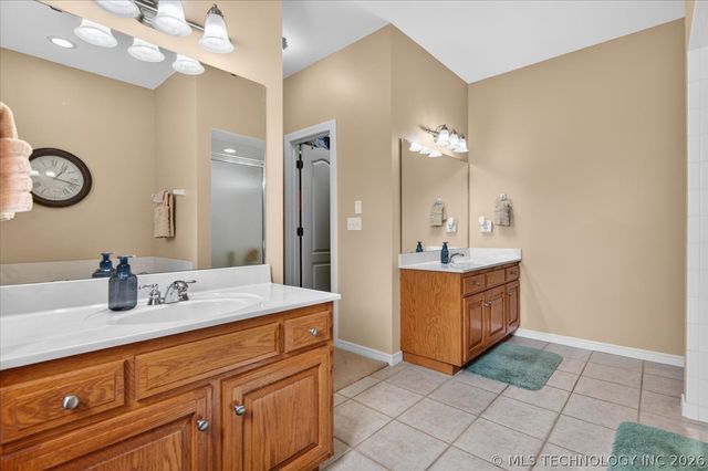5637 Chickering Court, Bartlesville, OK 74006