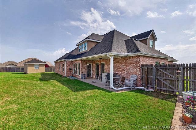 5637 Chickering Court, Bartlesville, OK 74006