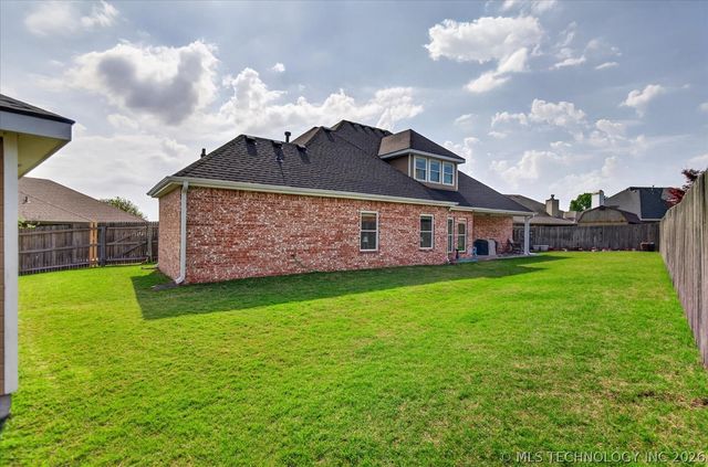5637 Chickering Court, Bartlesville, OK 74006