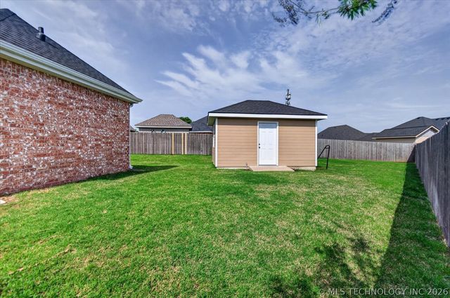 5637 Chickering Court, Bartlesville, OK 74006