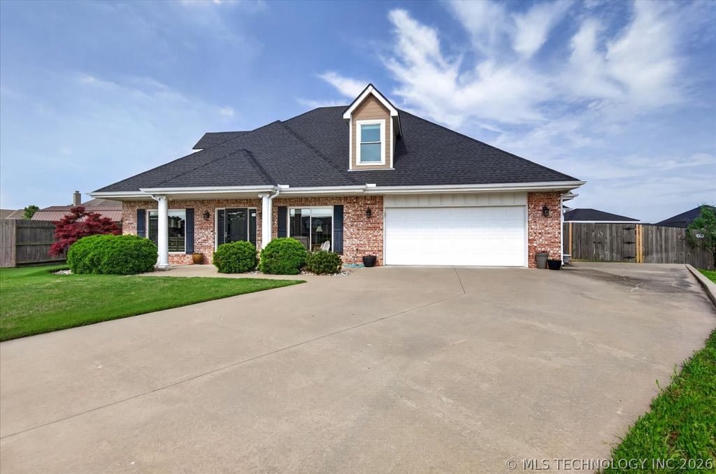 5637 Chickering Court, Bartlesville, OK 74006