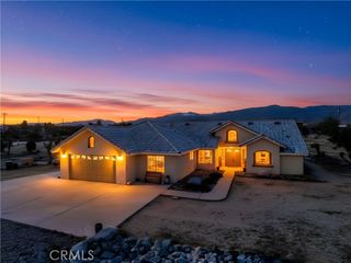1825 Smoke Tree, Pinon Hills, CA 92372