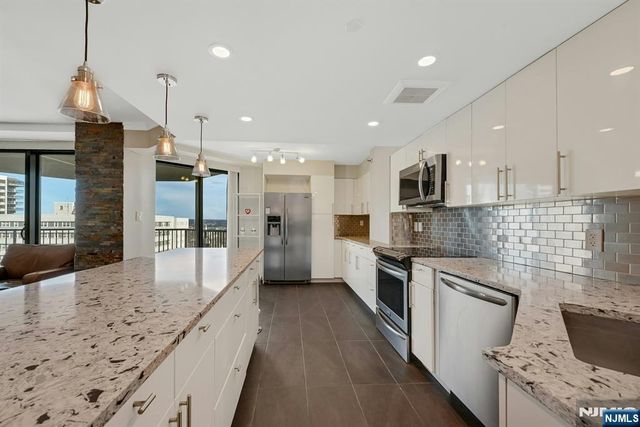 245 Prospect Avenue 12B, Hackensack, NJ 07601