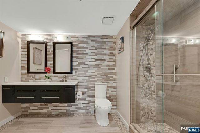 245 Prospect Avenue 12B, Hackensack, NJ 07601