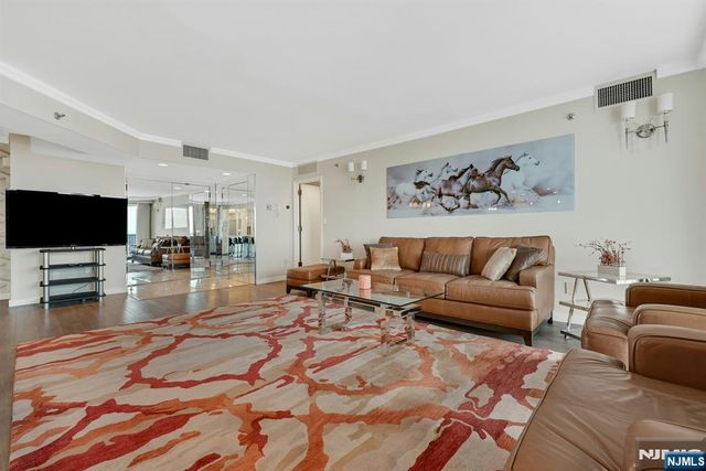 245 Prospect Avenue 12B, Hackensack, NJ 07601