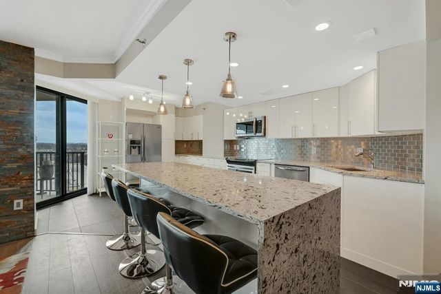 245 Prospect Avenue 12B, Hackensack, NJ 07601