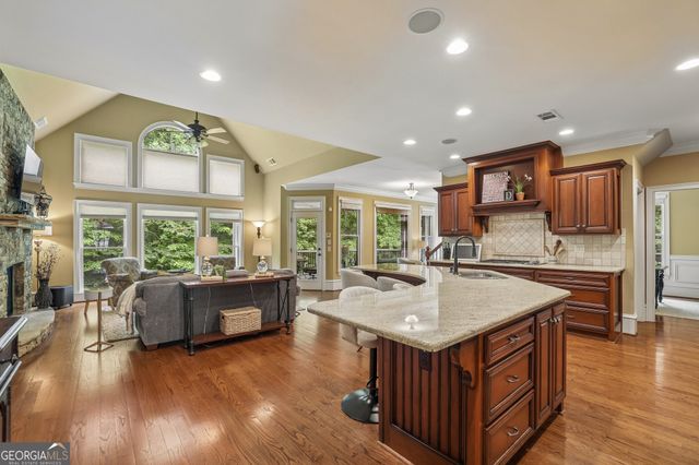 963 Garner Creek Drive SW, Lilburn, GA 30047