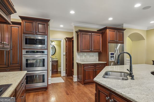 963 Garner Creek Drive SW, Lilburn, GA 30047