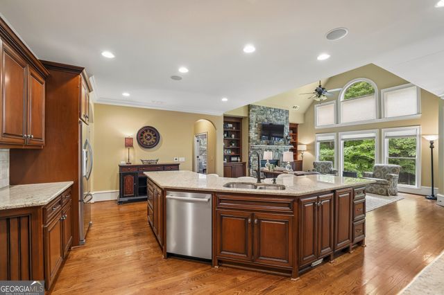 963 Garner Creek Drive SW, Lilburn, GA 30047