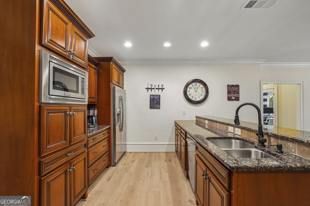 963 Garner Creek Drive SW, Lilburn, GA 30047