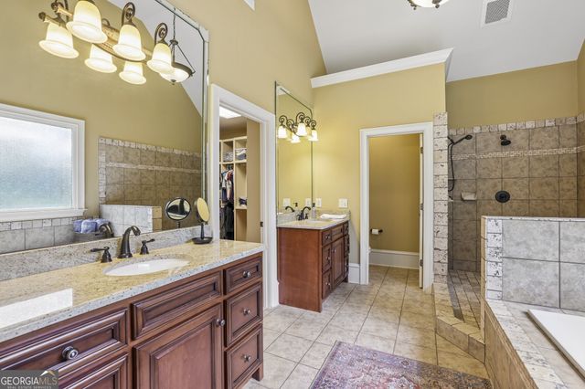 963 Garner Creek Drive SW, Lilburn, GA 30047