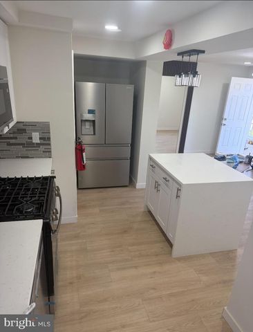 1404 ROANOKE RD, Camden, NJ 08104