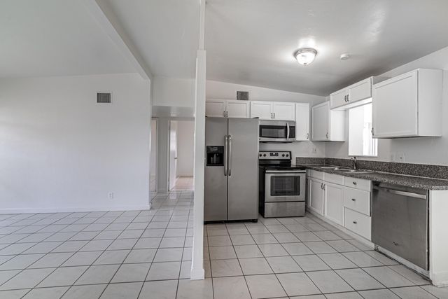 5652 S Rue Road, West Palm Beach, FL 33415