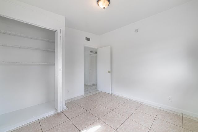 5652 S Rue Road, West Palm Beach, FL 33415