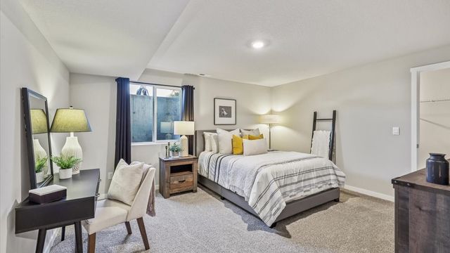 406 Kingfisher Drive, Norwalk, IA 50211