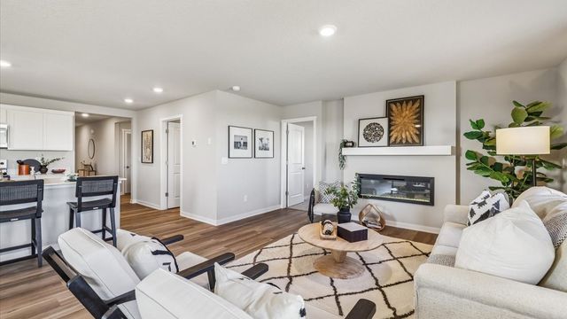 406 Kingfisher Drive, Norwalk, IA 50211