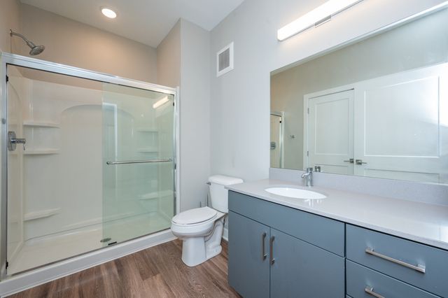 450 SW 7th Street 103, Des Moines, IA 50309