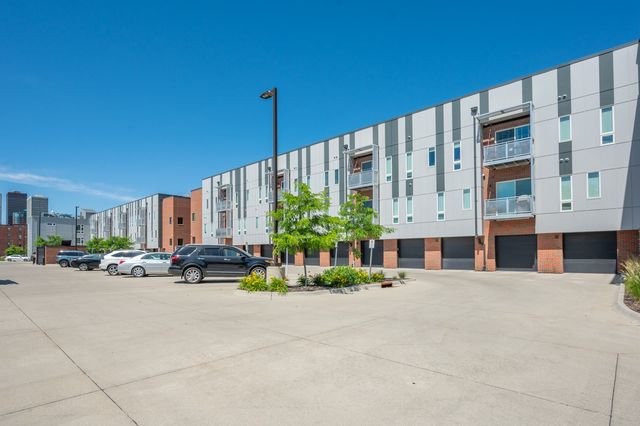 450 SW 7th Street 103, Des Moines, IA 50309