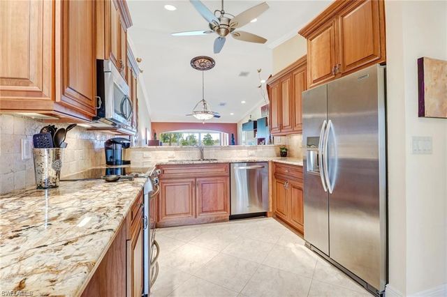 206 Foxtail CT 2-206, Naples, FL 34104