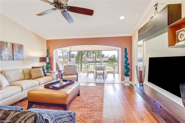 206 Foxtail CT 2-206, Naples, FL 34104