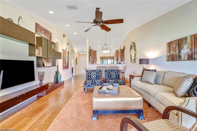 206 Foxtail CT 2-206, Naples, FL 34104