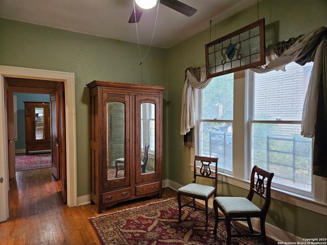 215 W RIDGEWOOD CT, San Antonio, TX 78212