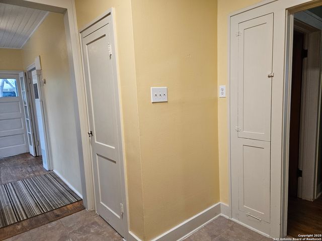 215 W RIDGEWOOD CT, San Antonio, TX 78212