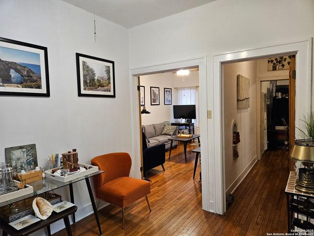 215 W RIDGEWOOD CT, San Antonio, TX 78212