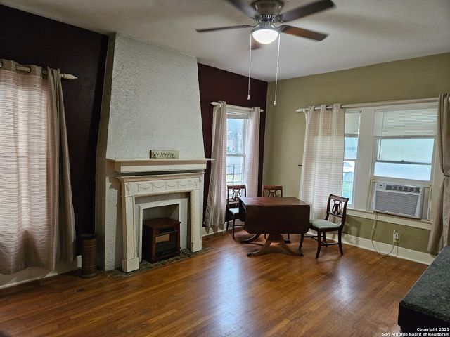 215 W RIDGEWOOD CT, San Antonio, TX 78212