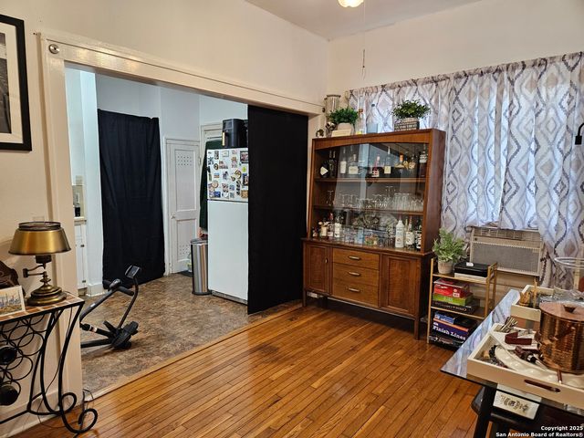 215 W RIDGEWOOD CT, San Antonio, TX 78212