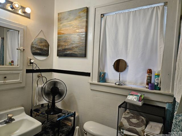 215 W RIDGEWOOD CT, San Antonio, TX 78212