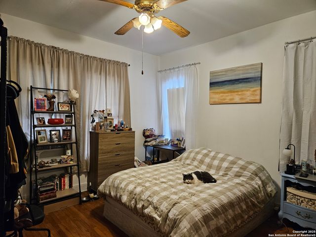 215 W RIDGEWOOD CT, San Antonio, TX 78212