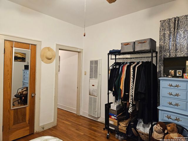 215 W RIDGEWOOD CT, San Antonio, TX 78212