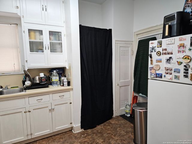 215 W RIDGEWOOD CT, San Antonio, TX 78212