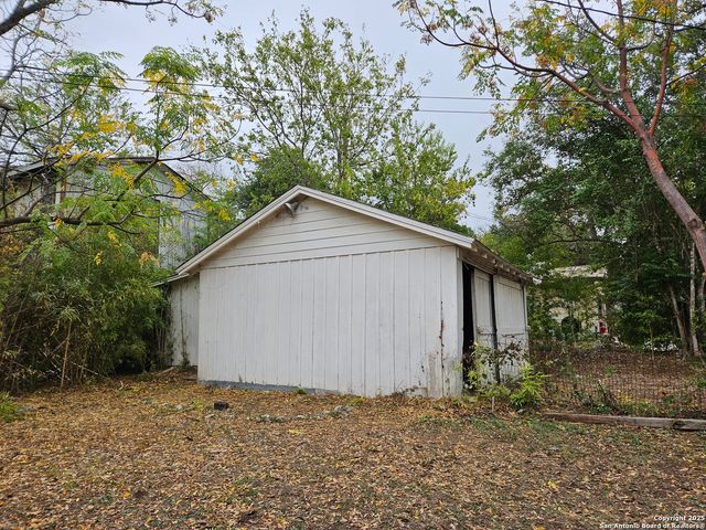 215 W RIDGEWOOD CT, San Antonio, TX 78212