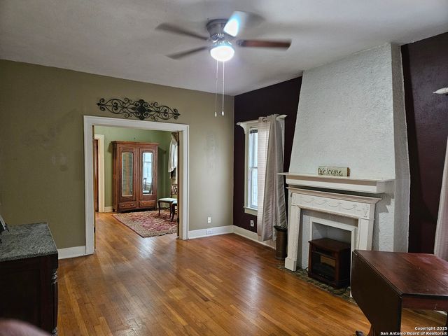 215 W RIDGEWOOD CT, San Antonio, TX 78212