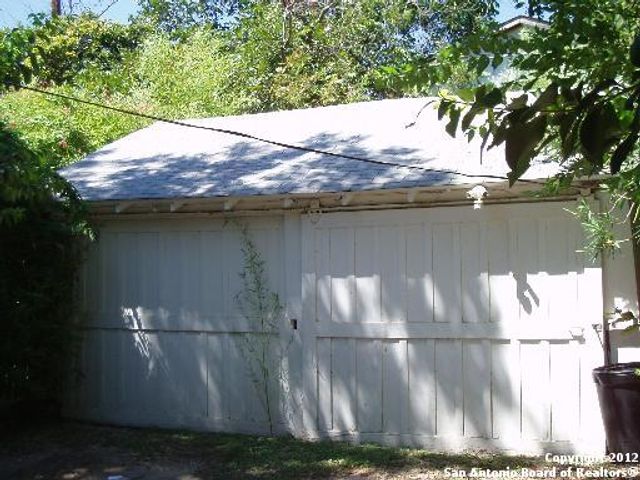 215 W RIDGEWOOD CT, San Antonio, TX 78212