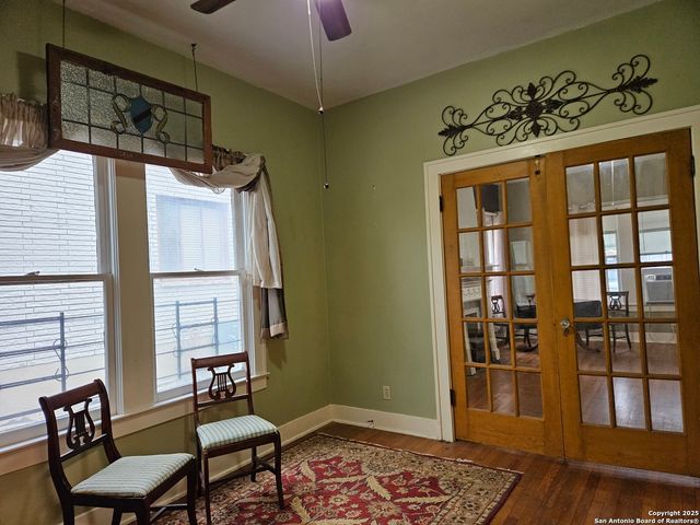 215 W RIDGEWOOD CT, San Antonio, TX 78212