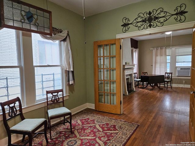 215 W RIDGEWOOD CT, San Antonio, TX 78212