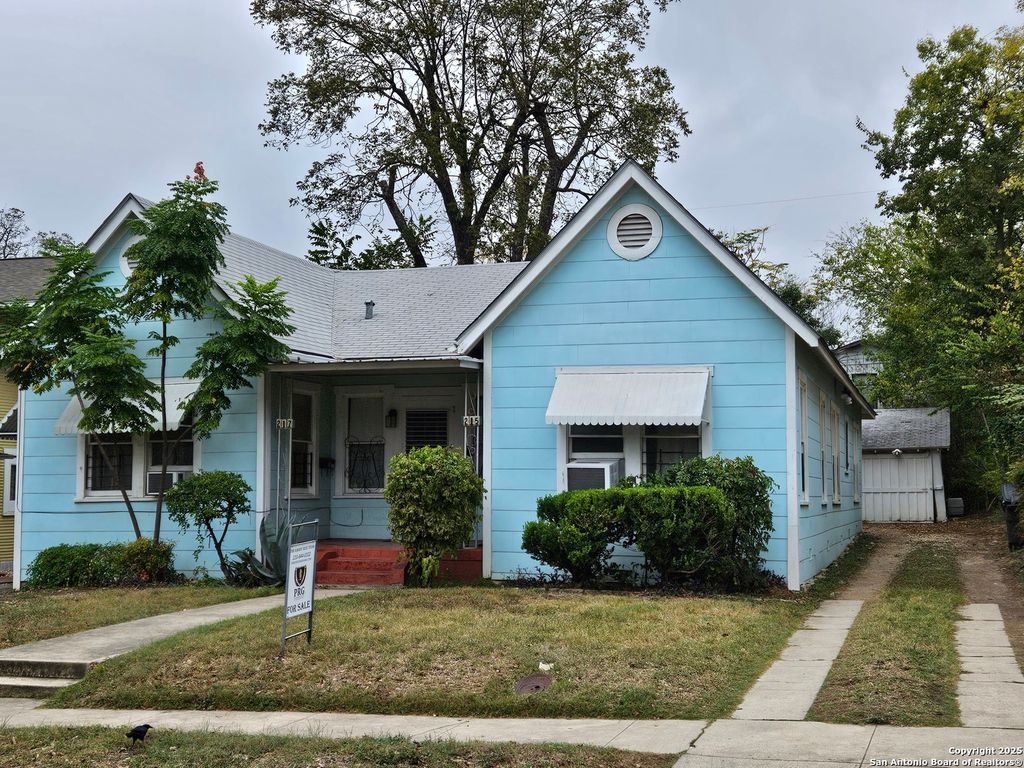 215 W RIDGEWOOD CT, San Antonio, TX 78212