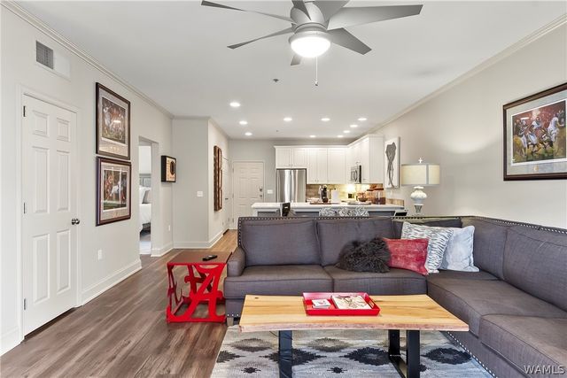 712 Frank Thomas 305, Tuscaloosa, AL 35401