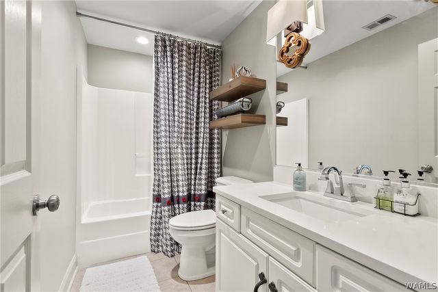 712 Frank Thomas 305, Tuscaloosa, AL 35401